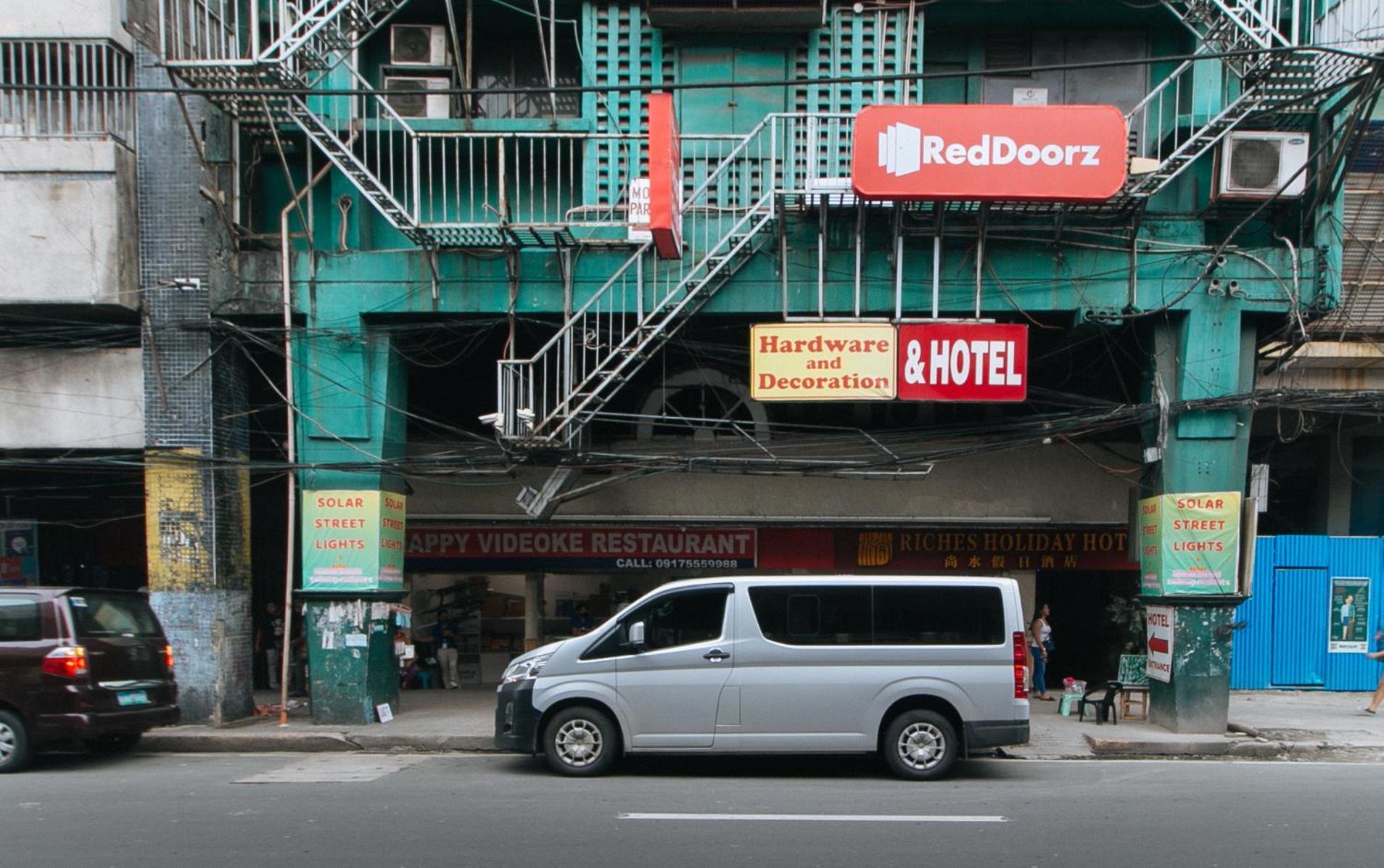 Reddoorz @ Riches Avenida Manila